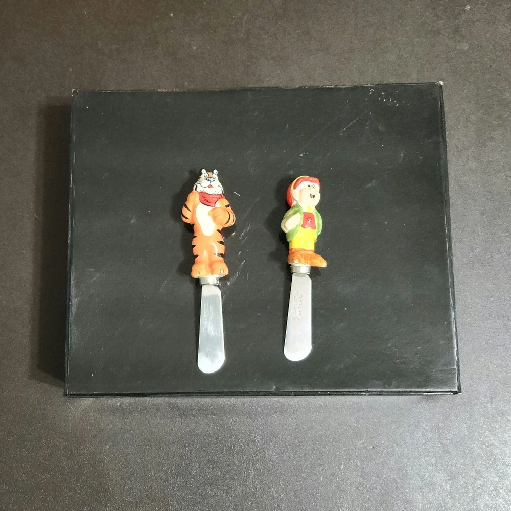 Tony the Tiger and Keebler Elf cheese spreaders